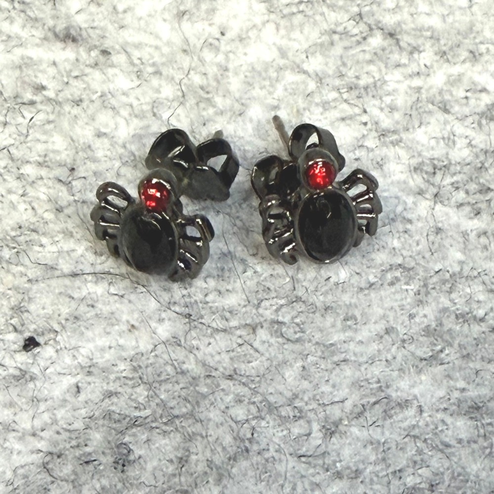 Avon Vtg Halloween Spider Stud Earrings Red Rhinestone Eyes Black Gunmetal 2009